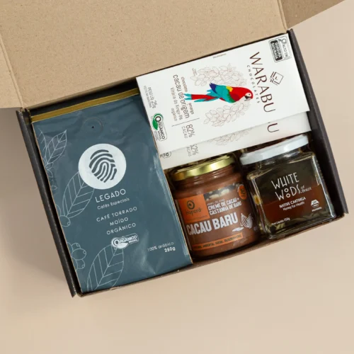 kit de presente sustentável com: café, creme de cacau com castanha baru, chocolate e mel.