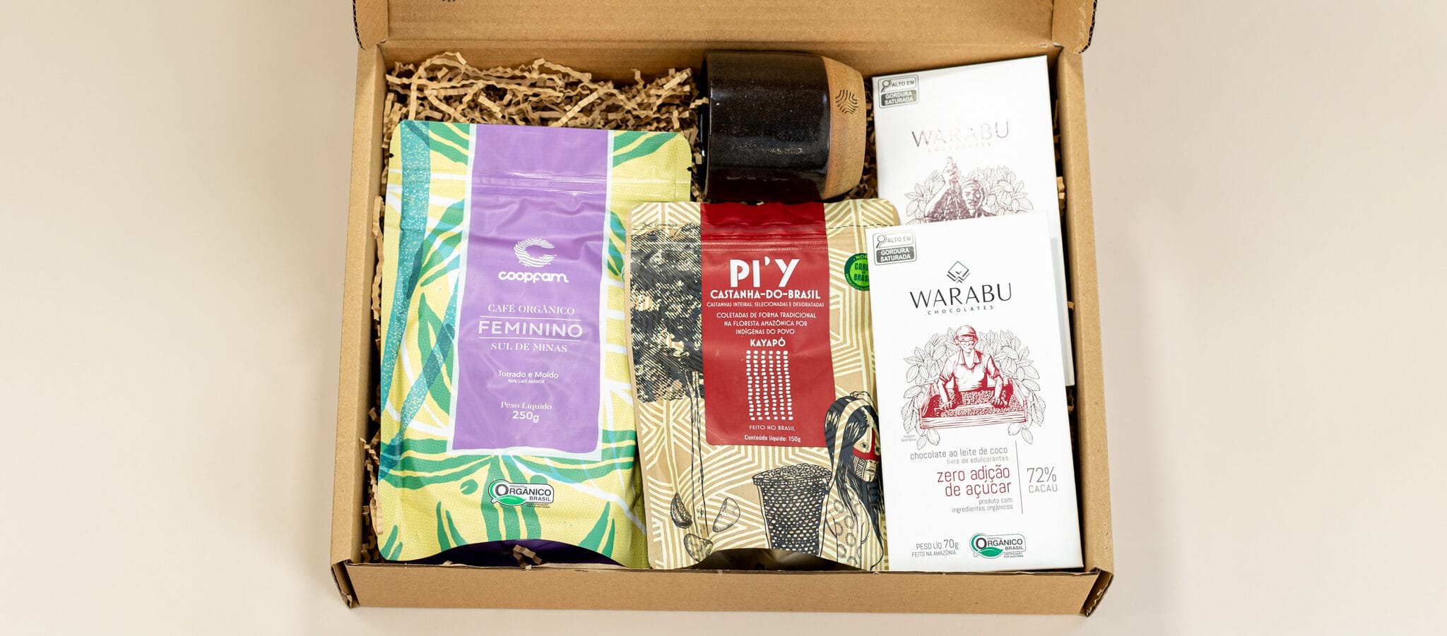 presente sustentável com café feminino, castanha do Brasil, chocolate e cerâmica artesanal