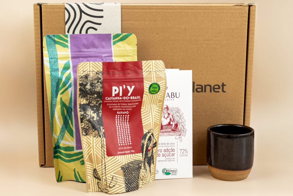 presentes offsite colaboradores inplanet café feminino, castanha do Brasil, chocolate meio amargo e copinho cerâmica artesanal