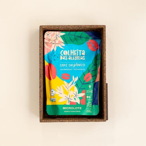 kit para brinde sustentável com bandeja de palha de café e café sustentável - caatinga