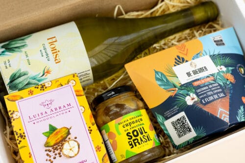 kit de presente sustentável com fermentado, geleia, drágeas e biscoito de cupuaçu