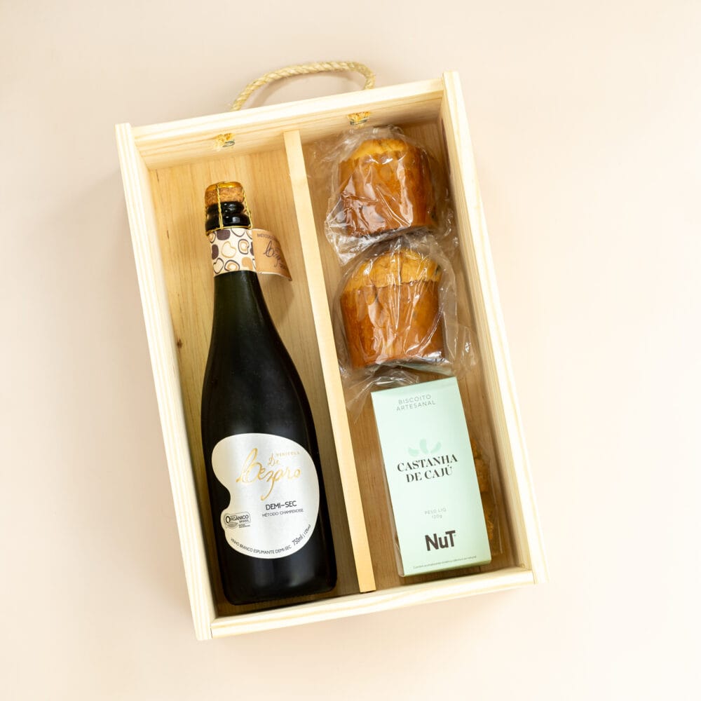 kit de presente sustentável com espumante, chocotone, panetone e biscoito