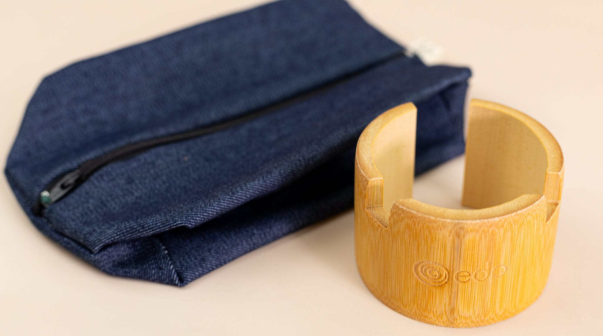 brindes edp programa de inovação porta celular e necessaire