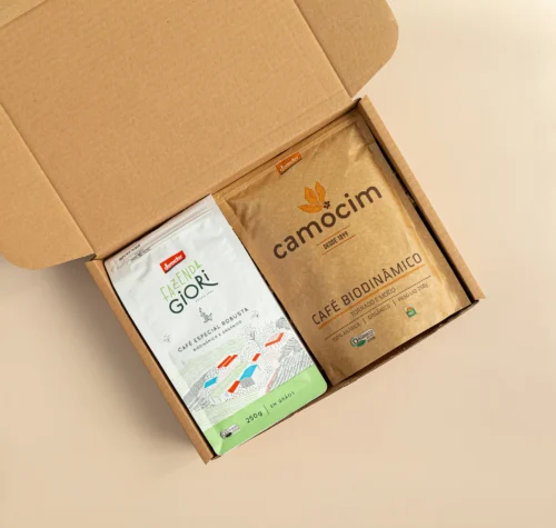 kit de presente sustentável com: cafés Camocim e Biogiori.