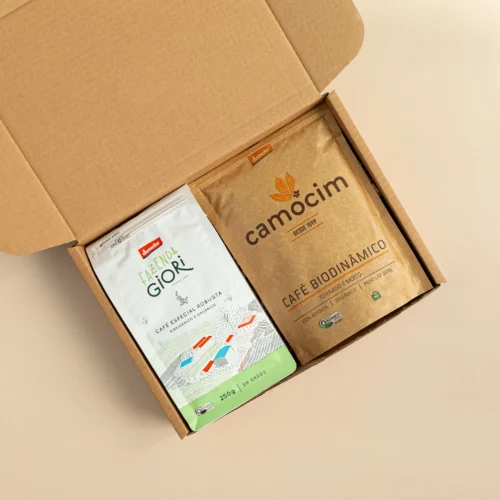 kit de presente sustentável com: cafés Camocim e Biogiori.
