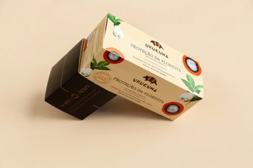 kit de presente sustentável com: velas da amazônia. Imagem com aproximação dos elementos.